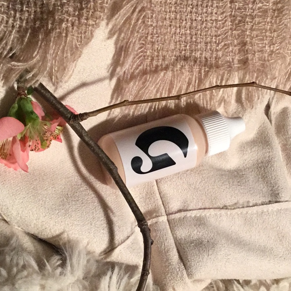 Glossier Perfecting Skin Tint- Light